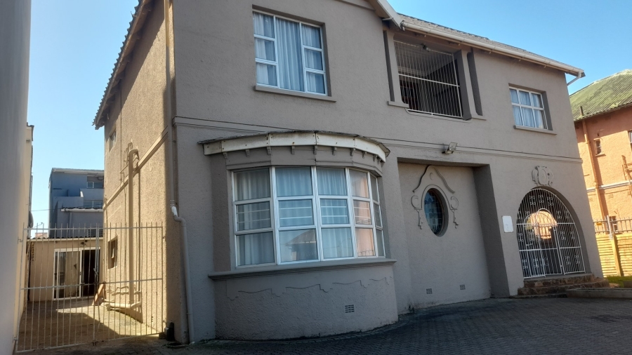 7 Bedroom Property for Sale in Quigney Eastern Cape